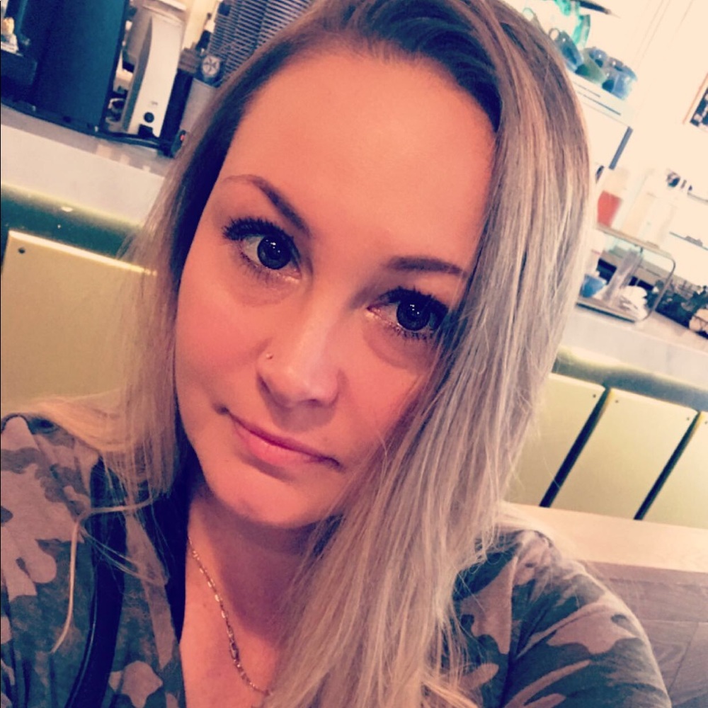 Meet your Posher, Lori